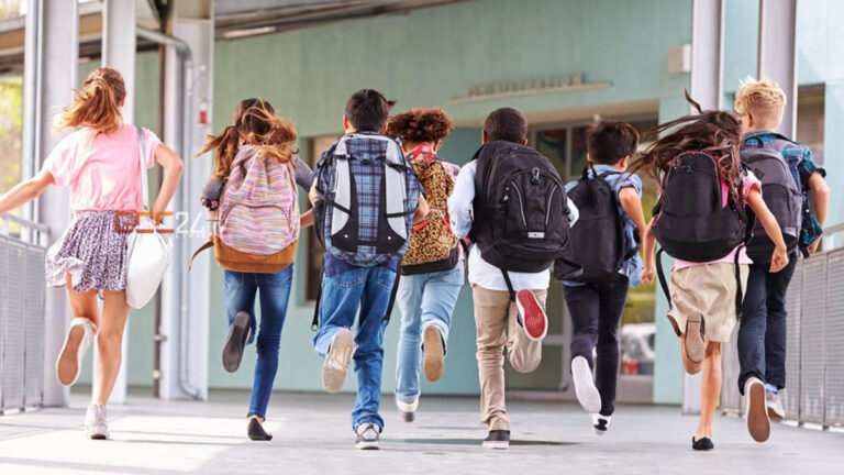 ഒരു മാസത്തിലധികം നീണ്ട ഓൺലൈൻ പഠനത്തിന് ശേഷം യുഎഇയിലെ വിദ്യാർത്ഥികൾ ഏപ്രിൽ 20 ന് ക്ലാസ് മുറികളിലേക്ക് മടങ്ങും