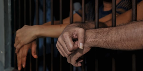 ഇന്ത്യൻ ബിസിനസ് പങ്കാളിയെ മയക്കുമരുന്ന് കേസിൽ കുടുക്കി; യുഎഇയിൽ ദമ്പതികൾക്ക് പത്ത് വർഷം തടവ്