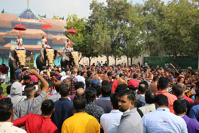 ദുബായ് കറാമയിൽ തൃശൂർ പൂരം; ദുബായ് ഫ്രെയിമിൽ രണ്ട് രാത്രികളിൽ വെടിക്കെട്ട് ആഘോഷം