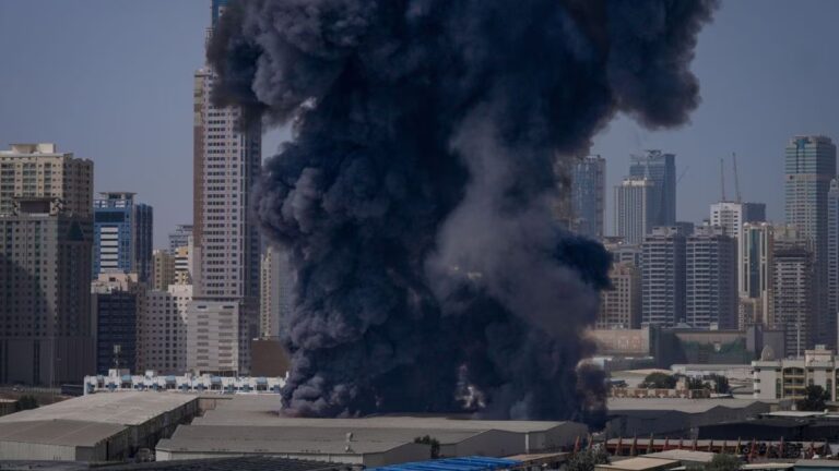 ഇറാന്റെ ആക്രമണം തടയുന്നതിനിടെ ഡ്രോൺ അവശിഷ്ടങ്ങൾ വീണ് അബുദാബിയിൽ രണ്ട് പേർക്ക് പരിക്കേറ്റു