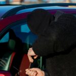 പാർക്കിം​ഗിൽ ചില കാര്യങ്ങൾ ശ്രദ്ധിച്ചില്ലെങ്കിൽ നിങ്ങളുടെ കാർ മോഷണം പോയേക്കാം; മുന്നറിയിപ്പുമായി RAK പോലീസ്